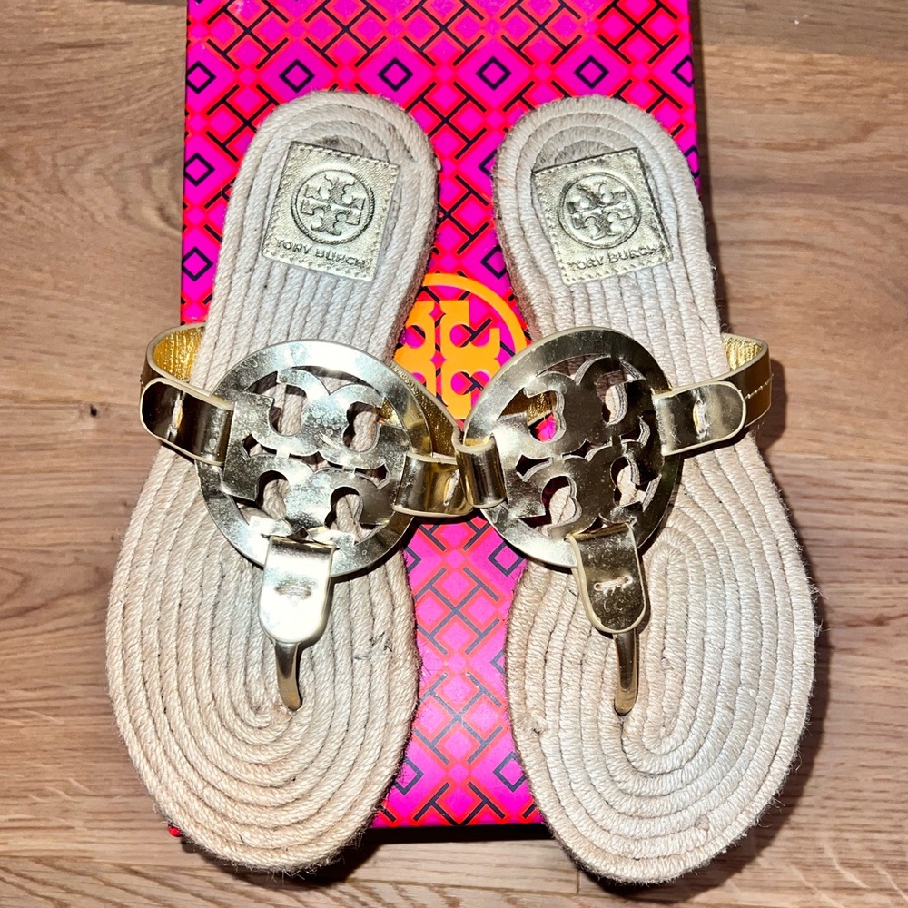 Size 7 Tory Burch Miller square toe sandals with natural sole
